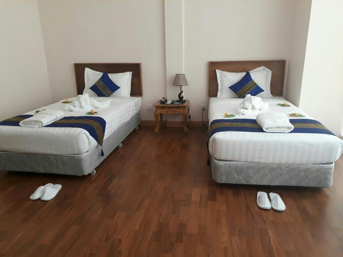 Famous Hotel Lwaingkaw Zewnętrze zdjęcie