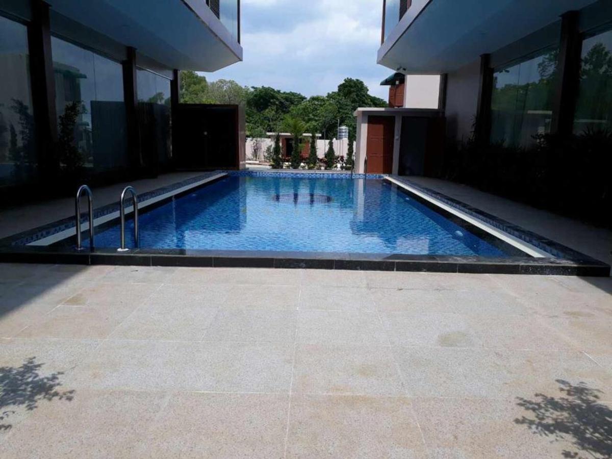 Famous Hotel Lwaingkaw Zewnętrze zdjęcie